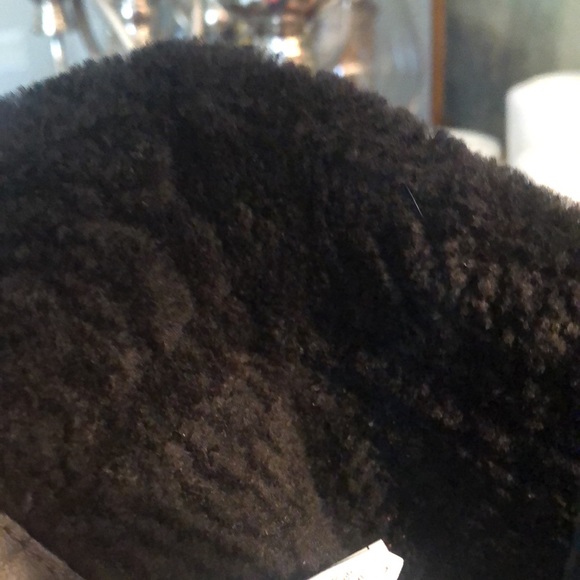 Almost New Ugg Plumdale Cuff Short Black Boots Women’s Size 7 - Picture 5 of 6